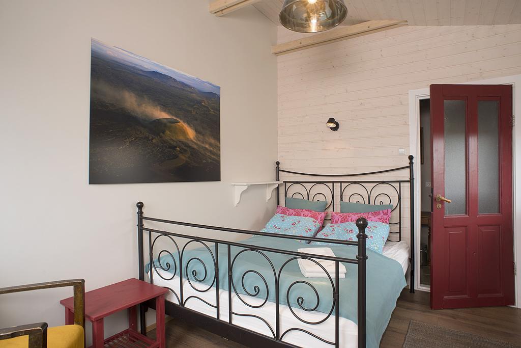 Hrifunes Guesthouse Extérieur photo